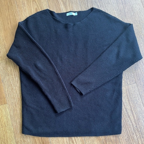 Reitmans oval neck sweater- size XS - Picture 4 of 8